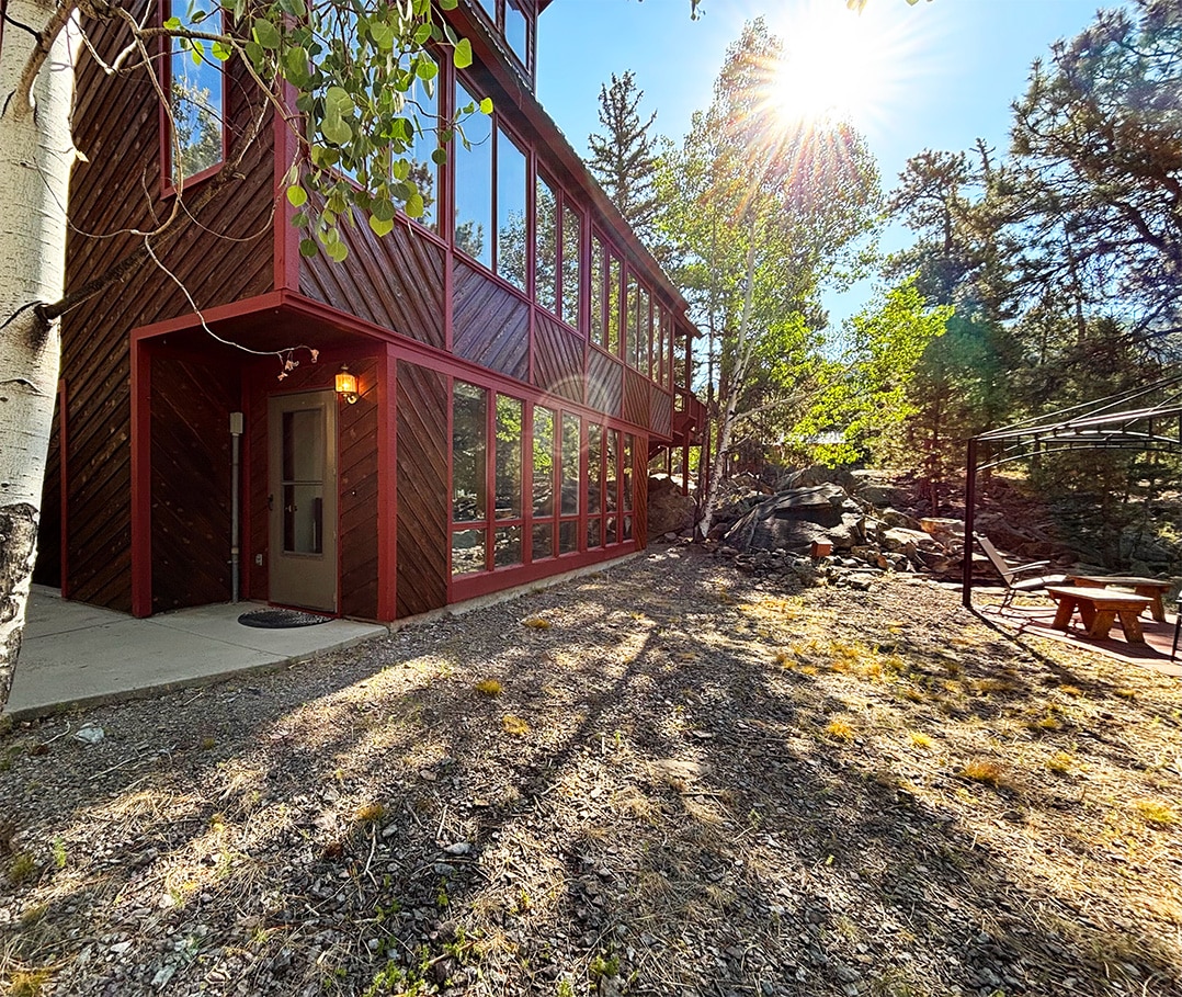 1Apt Side View